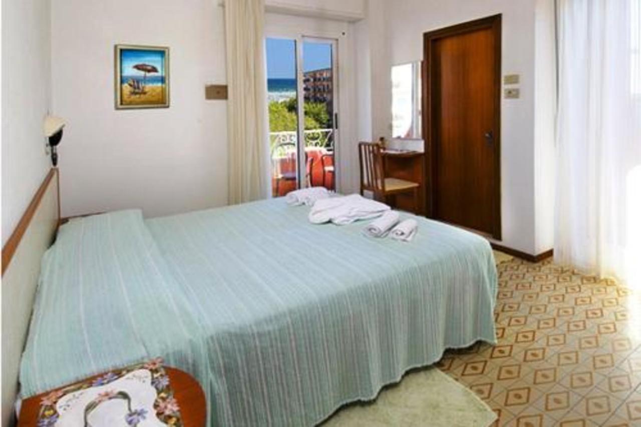 Hotel Alfredo'S リミニ エクステリア 写真