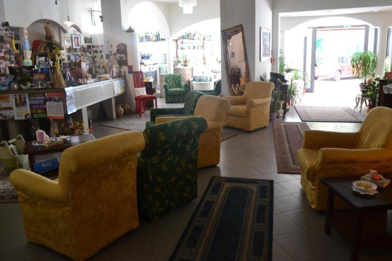 Hotel Alfredo'S リミニ エクステリア 写真