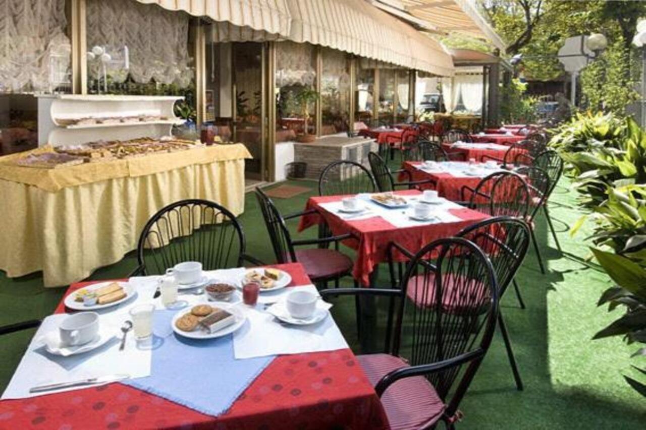 Hotel Alfredo'S リミニ エクステリア 写真