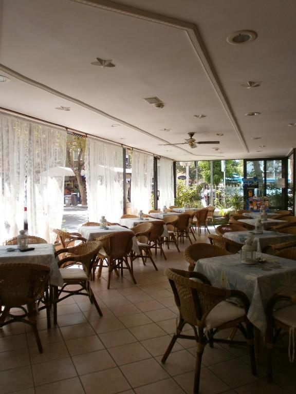 Hotel Alfredo'S リミニ エクステリア 写真