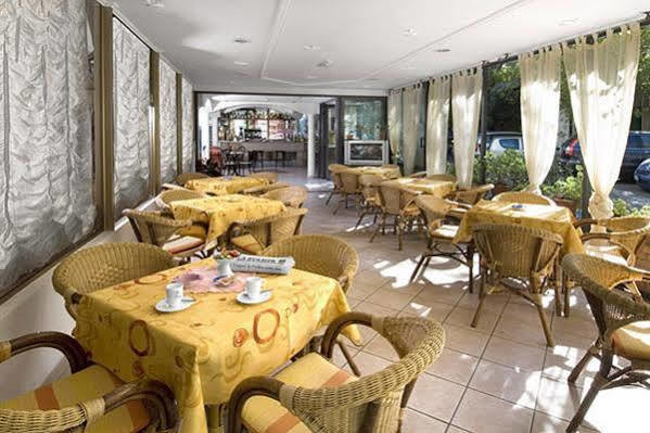 Hotel Alfredo'S リミニ エクステリア 写真